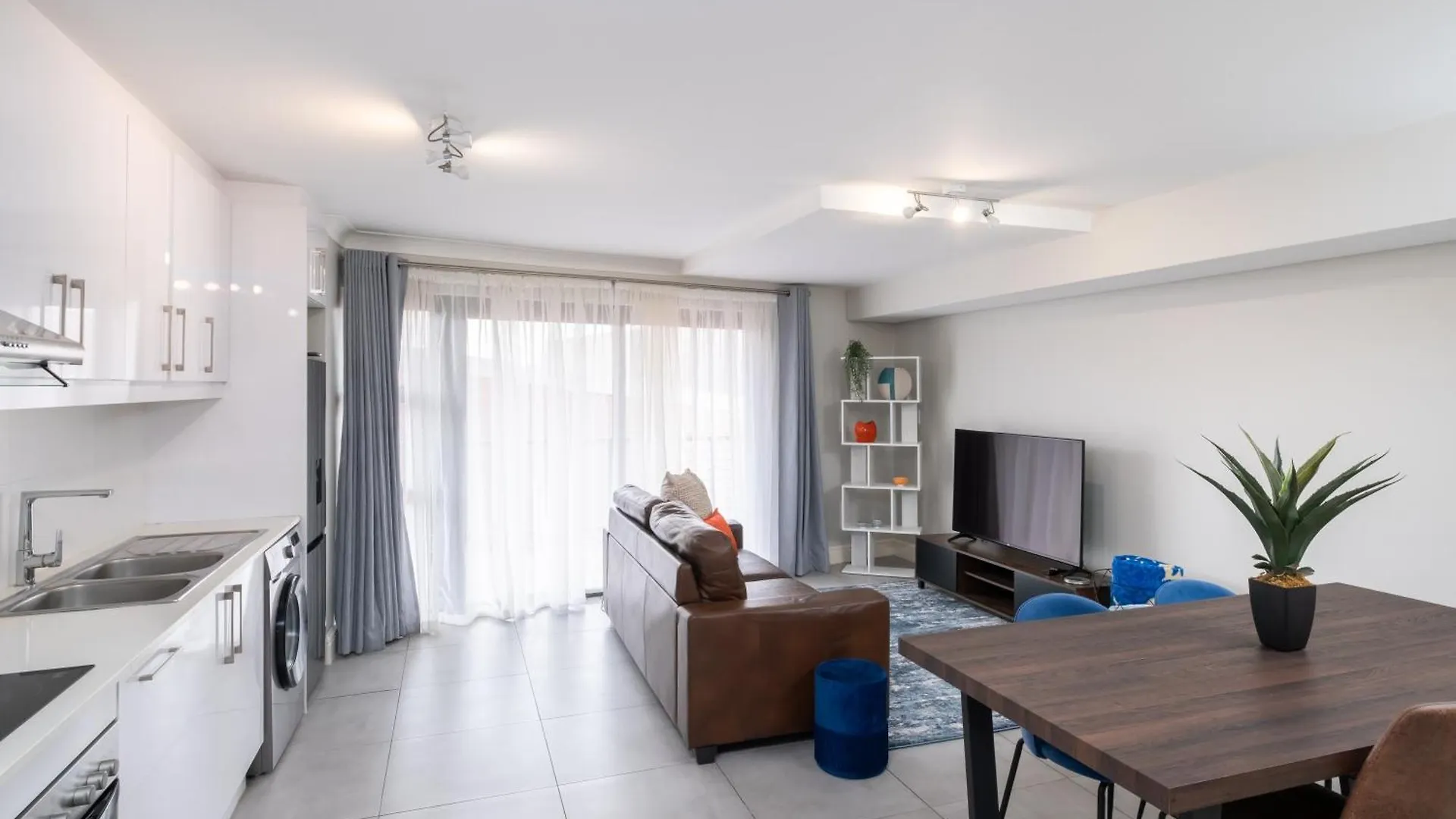 Madison Modern Oasis Apartment Cape Town